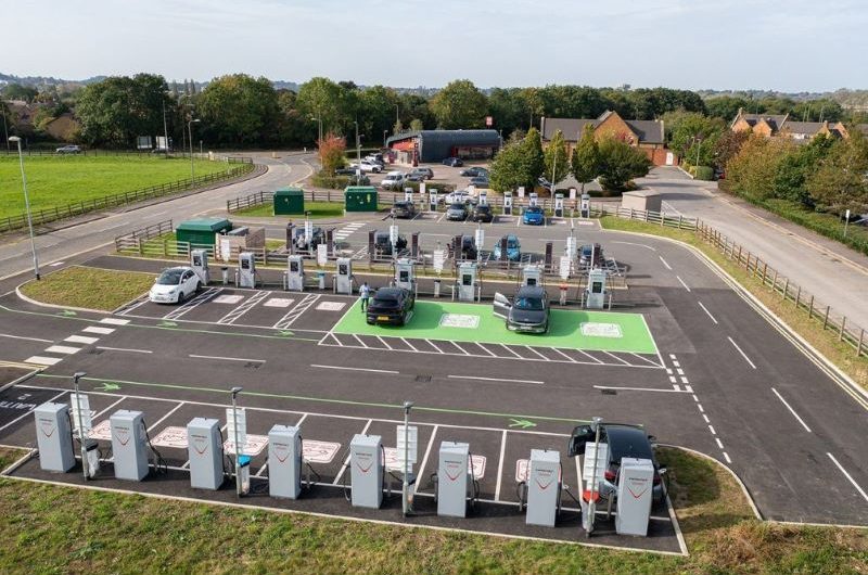 KARGA-AZPIEGITURA ETA ZIRKULAZIOAN DAUDEN AUTO ELEKTRIKOEN KOPURUAK GORA EGIN DU