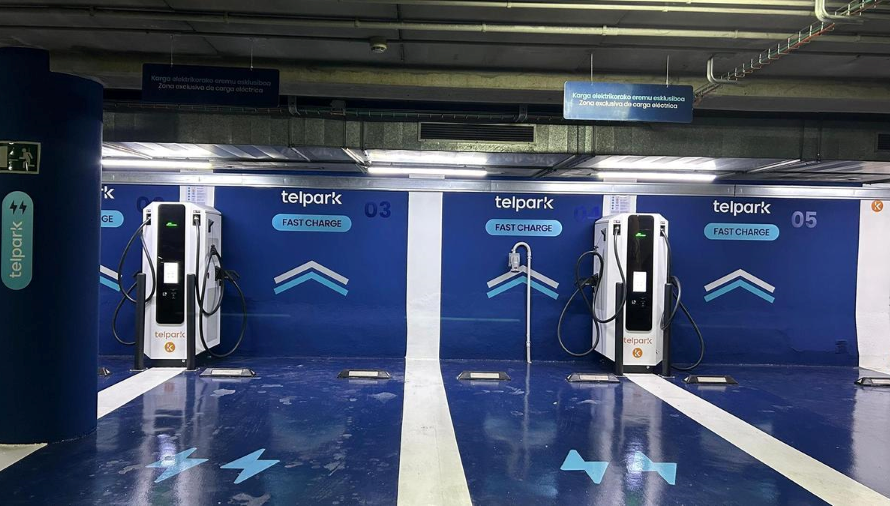 DEL 11 AL 17 DE MAYO EL AYUNTAMIENTO DE BILBAO Y TELPARK OFRECERÁN RECARGA GRATUITA PARA COCHES ELÉCTRICOS EN AZKUNA ZENTROA E INDAUTXU